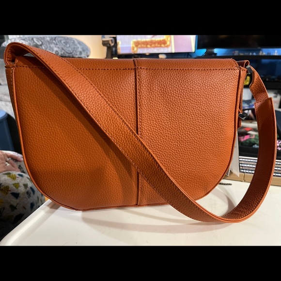 Matt & Nat Alik Purity Pebbled Vegan Shoulder Bag in Prairie Orange - Picture 10 of 12